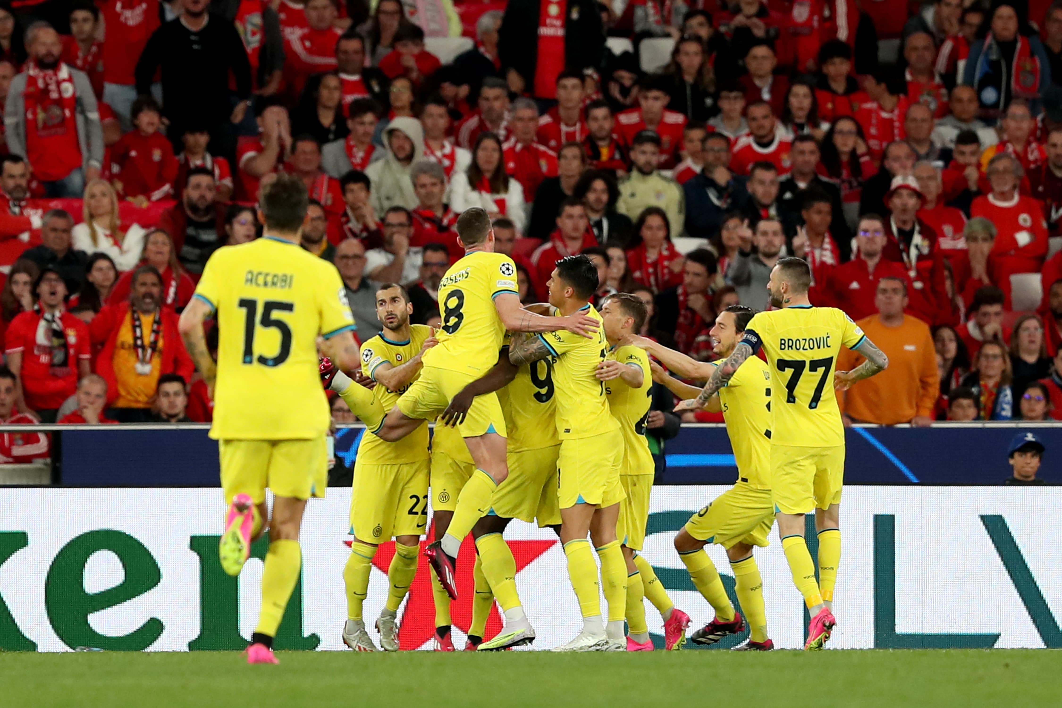 Benfica Inter 0 2 Nerazzurri A Un Passo Dalla Semifinale WH News