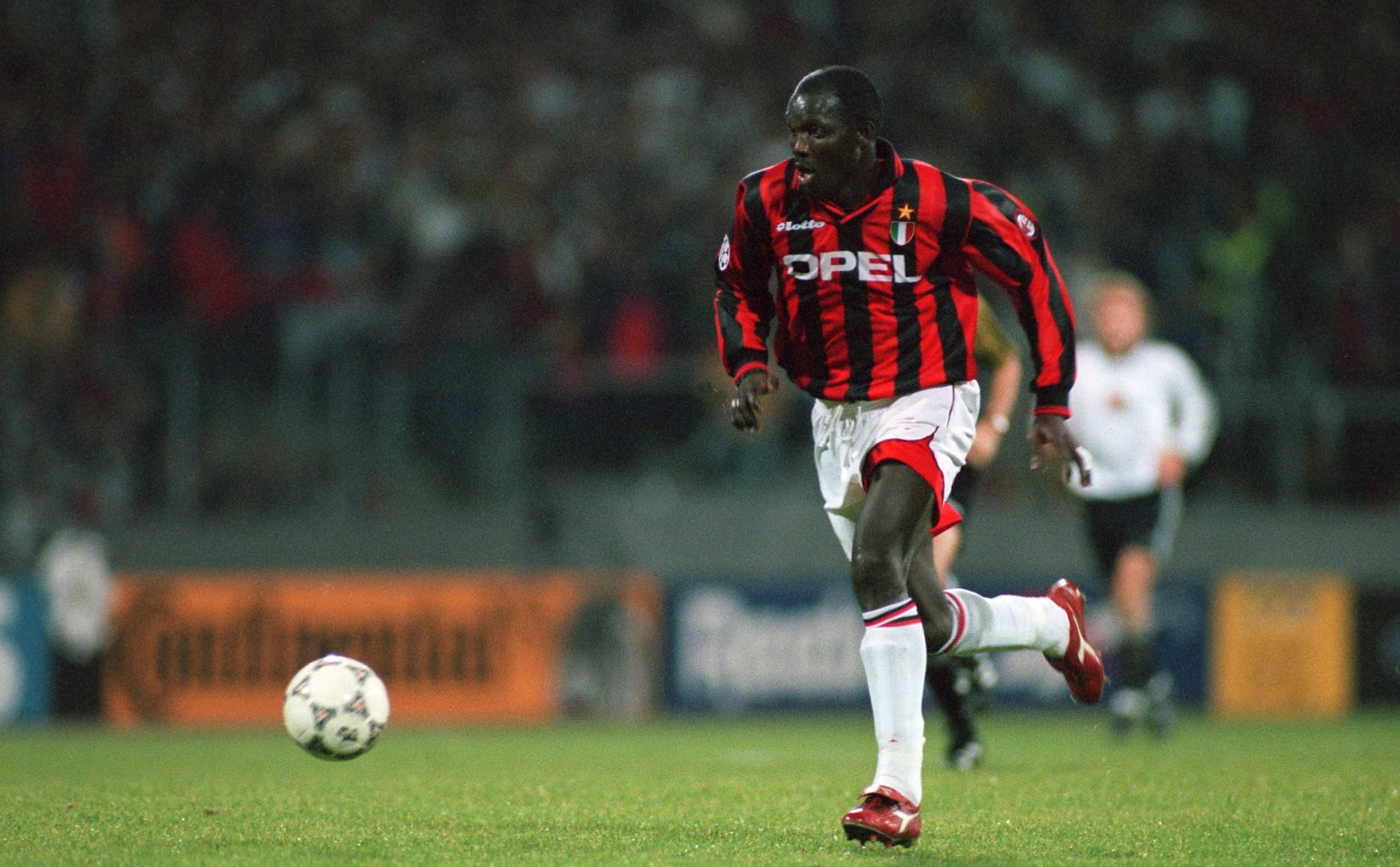 Джордж веа. Джордж Веа футболист. Джордж Веа золотой мяч. George Weah 1995.